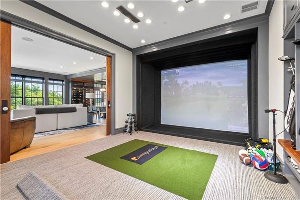 Interior, Projection Screen, Recessed Lighting, Wood Texture Flooring