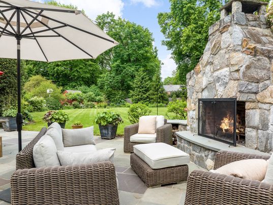Exterior, Fireplace