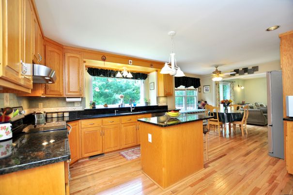 Dining room, Interior, Kitchen, Living room, Pendant Lights, Recessed Lighting, Wood Texture Flooring