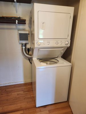 Interior, Utility Closets, Washer, Wood Texture Flooring