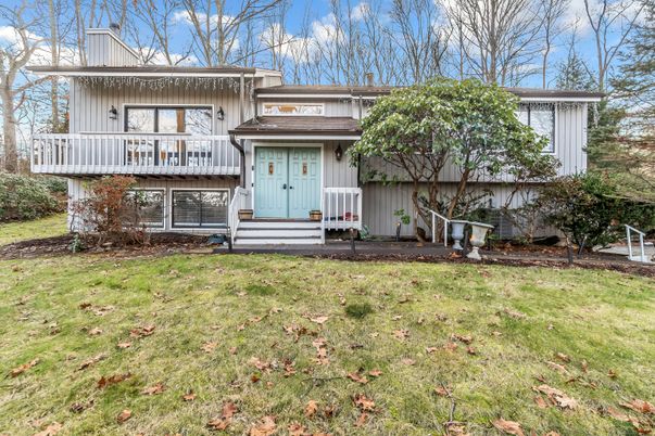 Backyard, Exterior, Facade, Split Level
