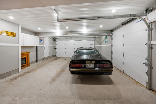 Garage, Interior
