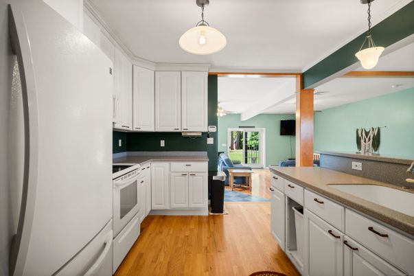 Interior, Kitchen, Pendant Lights, Wood Texture Flooring