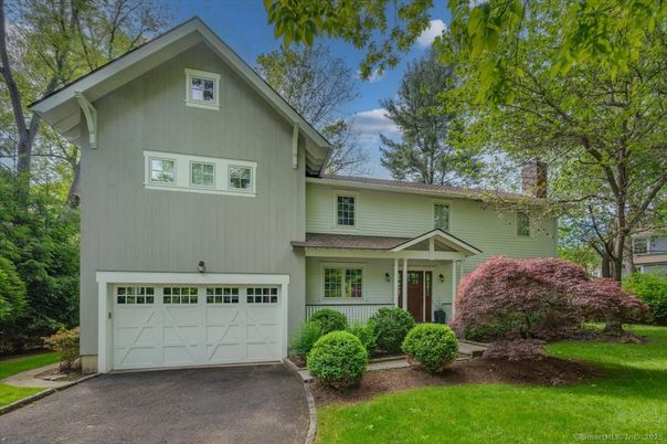 Attached, Exterior, Facade, Farmhouse