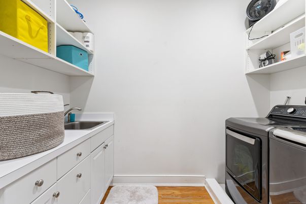 Interior, Washer, Wood Texture Flooring
