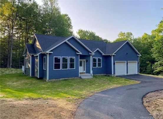 Attached, Exterior, Facade, Ranch