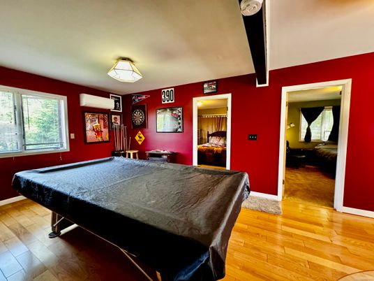Billiard Table, Game Room, Interior, Wood Texture Flooring