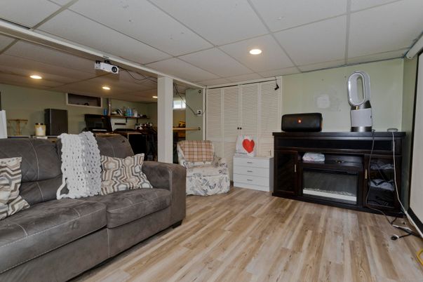 Interior, Recessed Lighting, Wood Texture Flooring