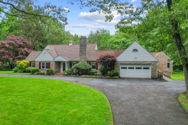 Attached, Exterior, Facade, Cape Cod