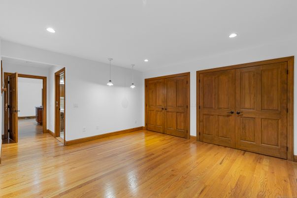 Empty room, Interior, Pendant Lights, Recessed Lighting, Wood Texture Flooring