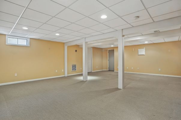 Empty room, Interior, Recessed Lighting