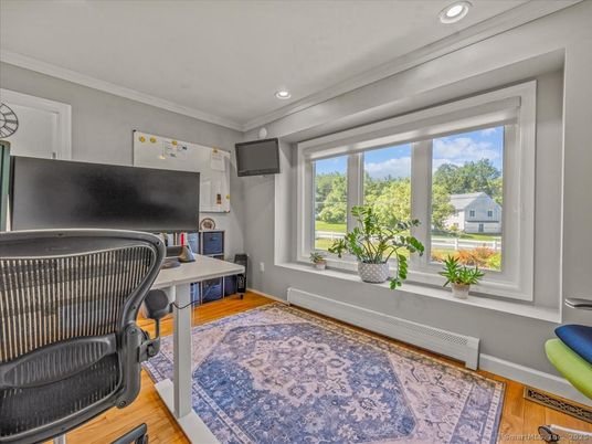 Home Office, Interior, Recessed Lighting, Wood Texture Flooring