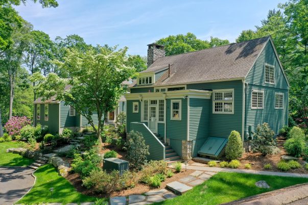 Exterior, Facade, Cape Cod