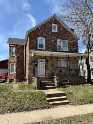 Exterior, Facade, Brick Facade, Log Home