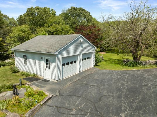 Detached Garage, Exterior