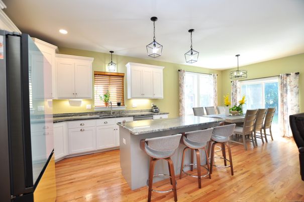 Dining room, Interior, Kitchen, Pendant Lights, Recessed Lighting, Wood Texture Flooring