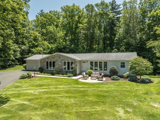 Backyard, Exterior, Facade, Ranch