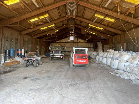 Garage, Interior, Wooden Beams