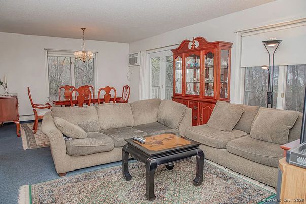 Chandelier, Dining room, Interior, Living room