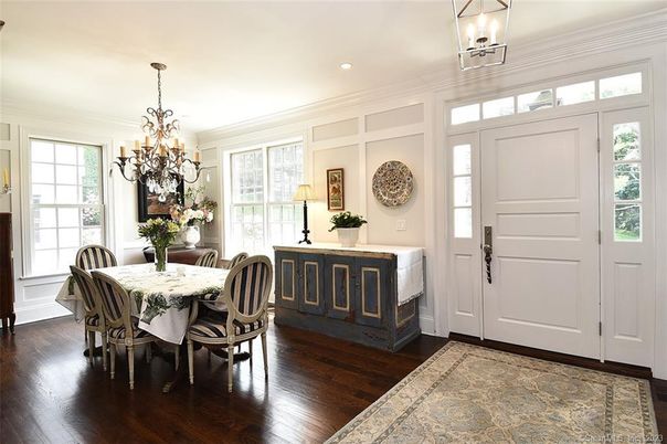 Chandelier, Dining room, Interior, Recessed Lighting, Wood Texture Flooring