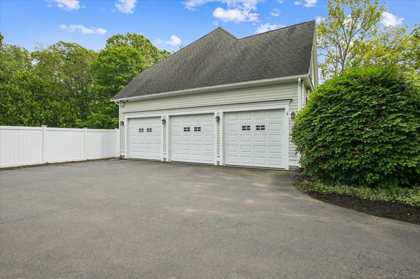 Detached Garage, Exterior