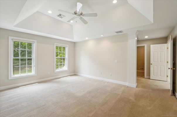 Empty room, Interior, Recessed Lighting