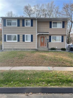 Exterior, Facade, Raised Ranch