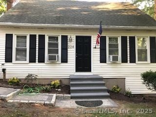 Exterior, Facade, Cape Cod