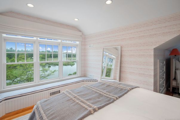 Bedroom, Interior, Recessed Lighting, Water