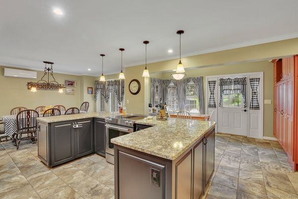 Dining room, Interior, Kitchen, Pendant Lights, Recessed Lighting