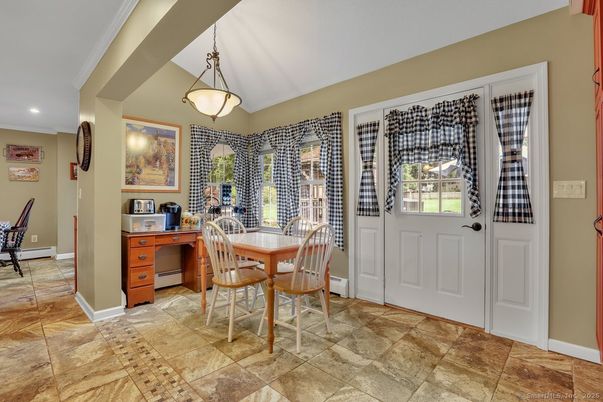 Dining room, Interior, Pendant Lights, Recessed Lighting
