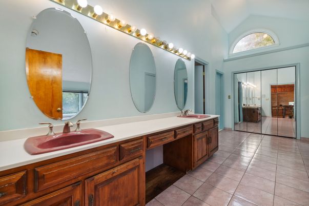 Bathroom, Dual Sink Vanities, Interior