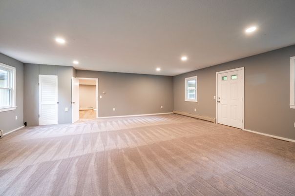 Empty room, Interior, Recessed Lighting