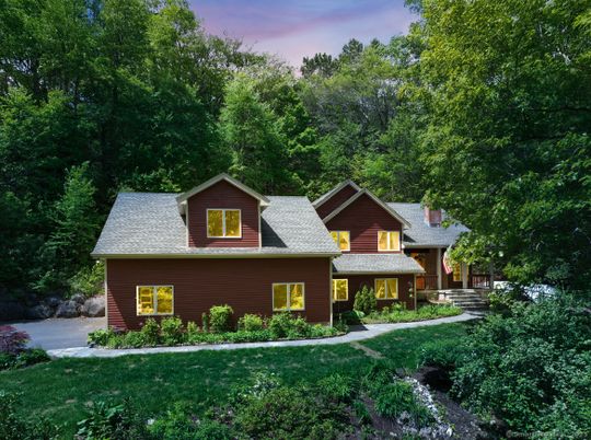 Exterior, Facade, Log Home