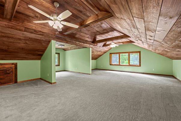 Empty room, Interior, Wooden Beams, Wooden Ceilings