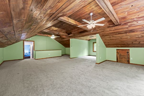 Empty room, Interior, Wooden Beams, Wooden Ceilings