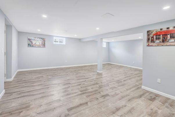 Empty room, Interior, Recessed Lighting, Wood Texture Flooring
