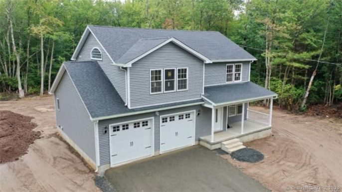 Attached, Exterior, Facade, American Craftsman