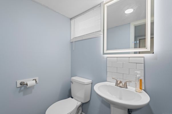 Bathroom, Interior, Recessed Lighting