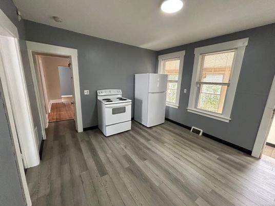 Interior, Washer, Wood Texture Flooring