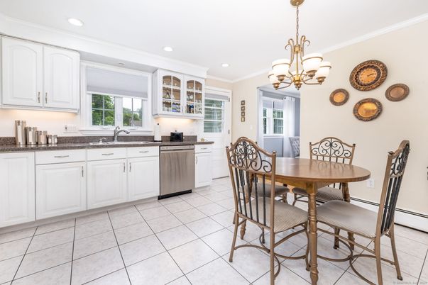 Chandelier, Dining room, Interior, Kitchen, Recessed Lighting