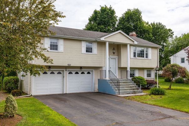 Attached, Exterior, Facade, Raised Ranch