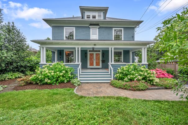 Exterior, Facade, American Foursquare