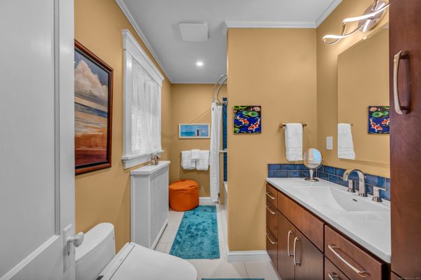 Bathroom, Interior, Recessed Lighting