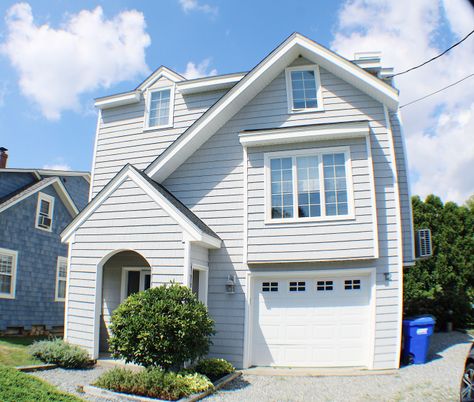 Attached, Exterior, Facade, American Craftsman