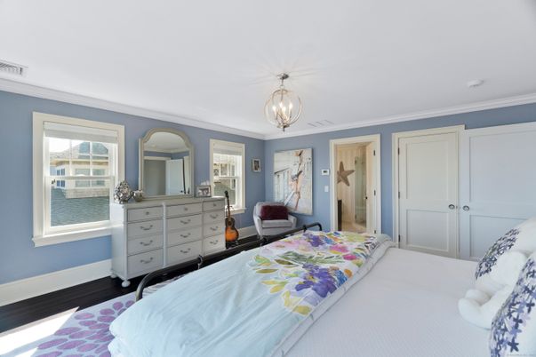 Bedroom, Interior, Pendant Lights, Wood Texture Flooring