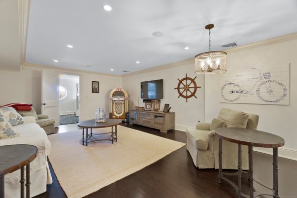 Interior, Living room, Pendant Lights, Recessed Lighting, Wood Texture Flooring
