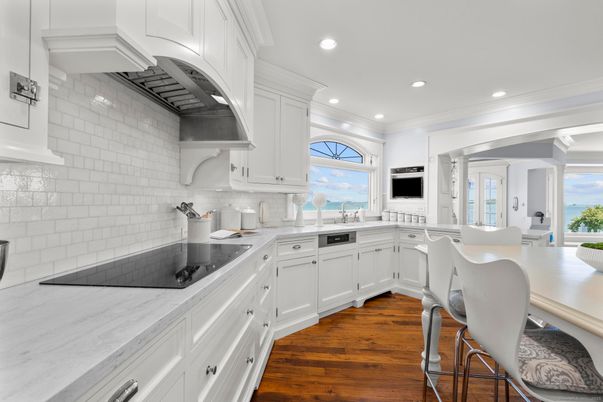 Interior, Kitchen, Recessed Lighting, Water, Wood Texture Flooring