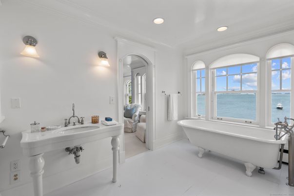Bathroom, Dual Sink Vanities, Free Standing Baths, Interior, Recessed Lighting, Water