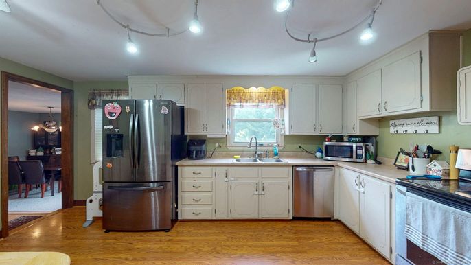 Dining room, Interior, Kitchen, Pendant Lights, Wood Texture Flooring